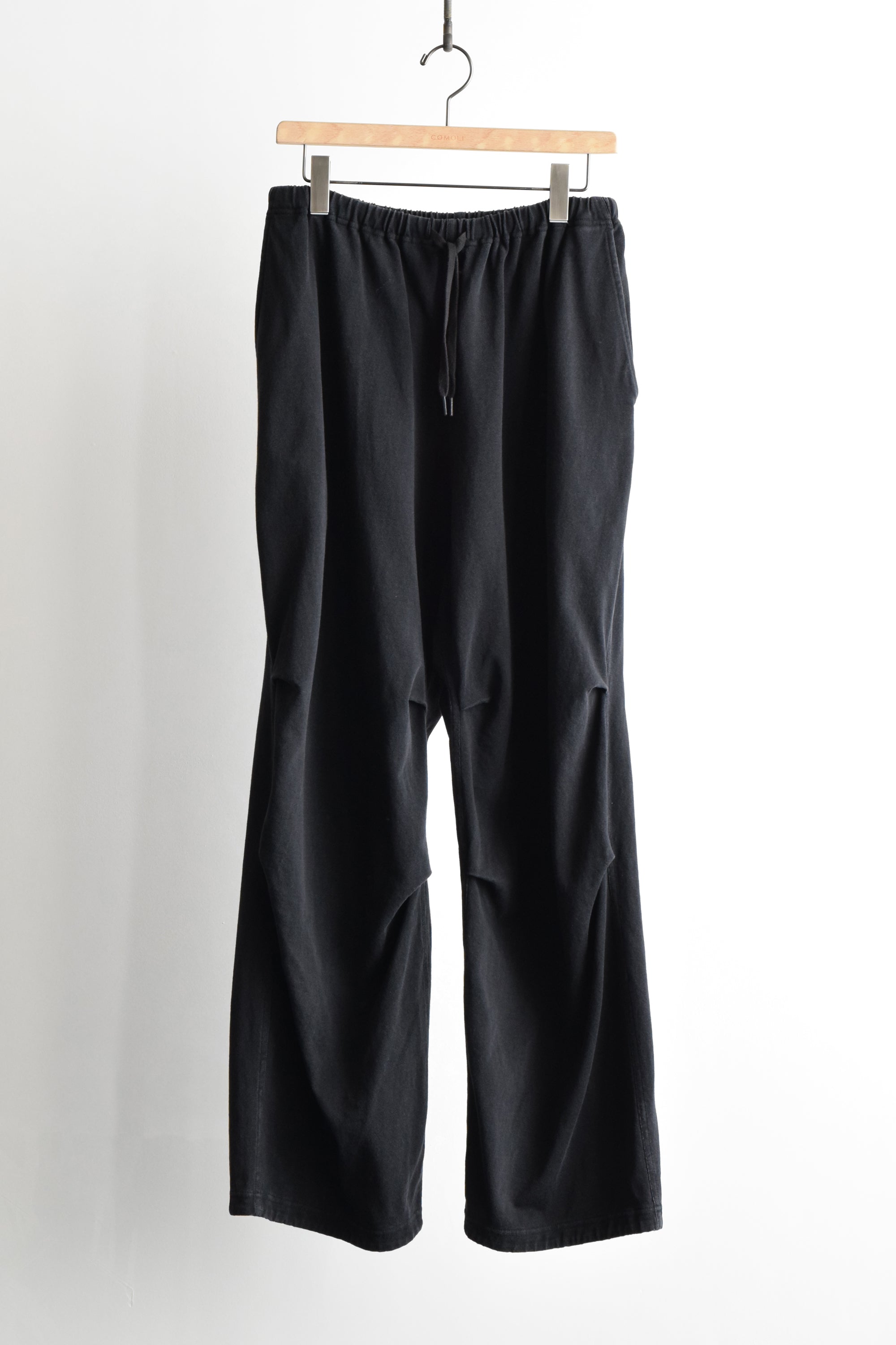 COMOLI "コットンジャージ ニータックパンツ